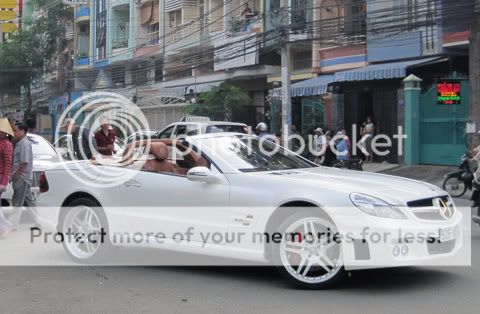 Đám cưới toàn siêu xe ở Sài Gòn - 7