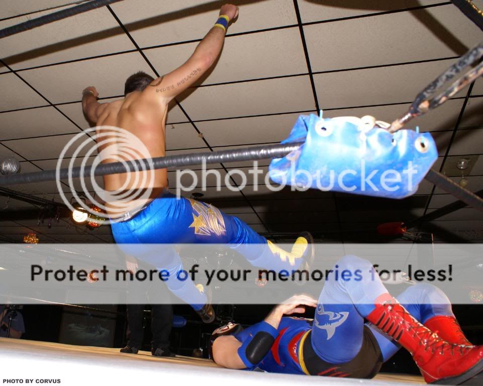 DSC09365.jpg AJ Sommers gives a leg drop to Shark Boy image by ringsidebycorvus